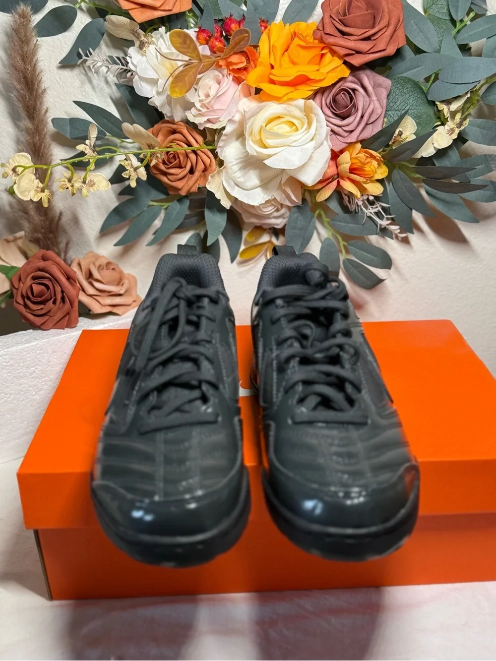 Nike Gato Black Low-Top Athletic Sneakers